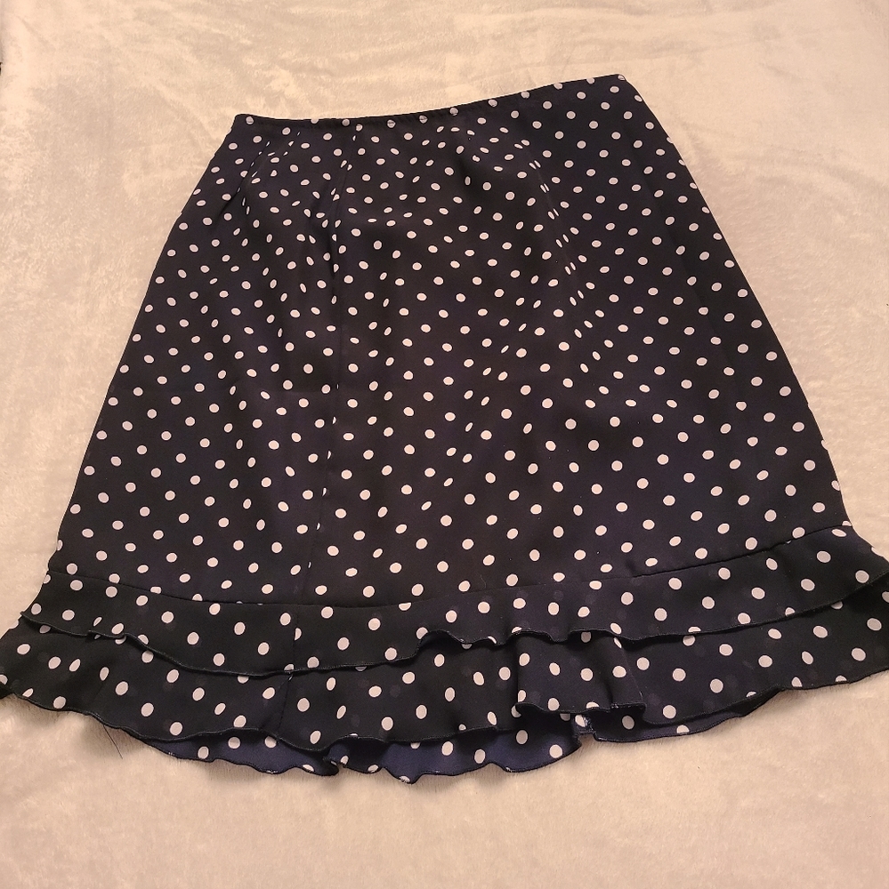 Gorgeous, ruffled bottom skirt size 14